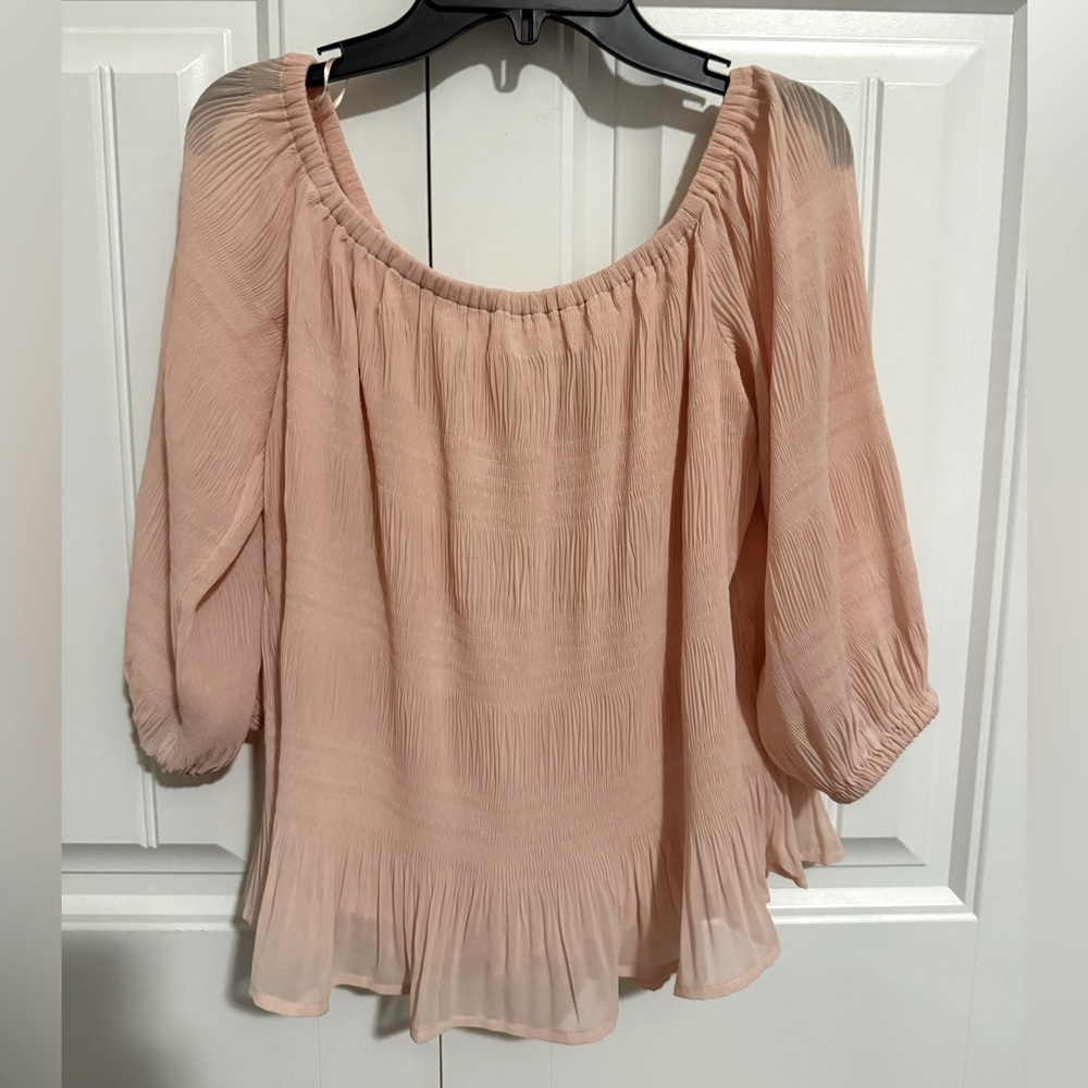 EXPRESS Off The Shoulder Light Pink Pleated Flowy Blouse Women’s Small